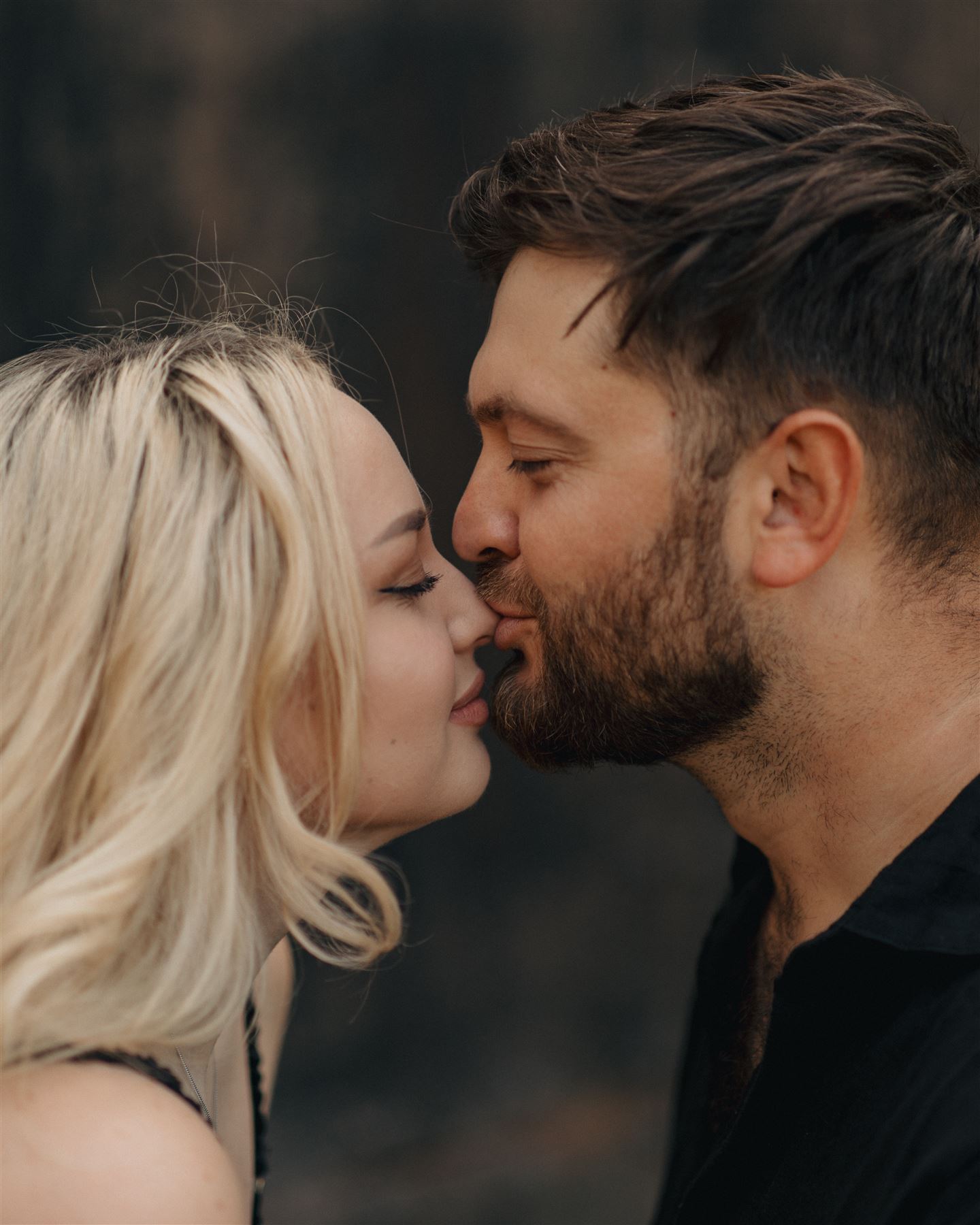 A kiss in warm light